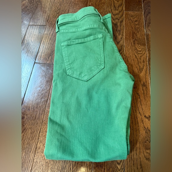 MOTHER Jeans. Size 24. Inseam is 26 inches. In fantastic condition. Barely worn. - Picture 1 of 8
